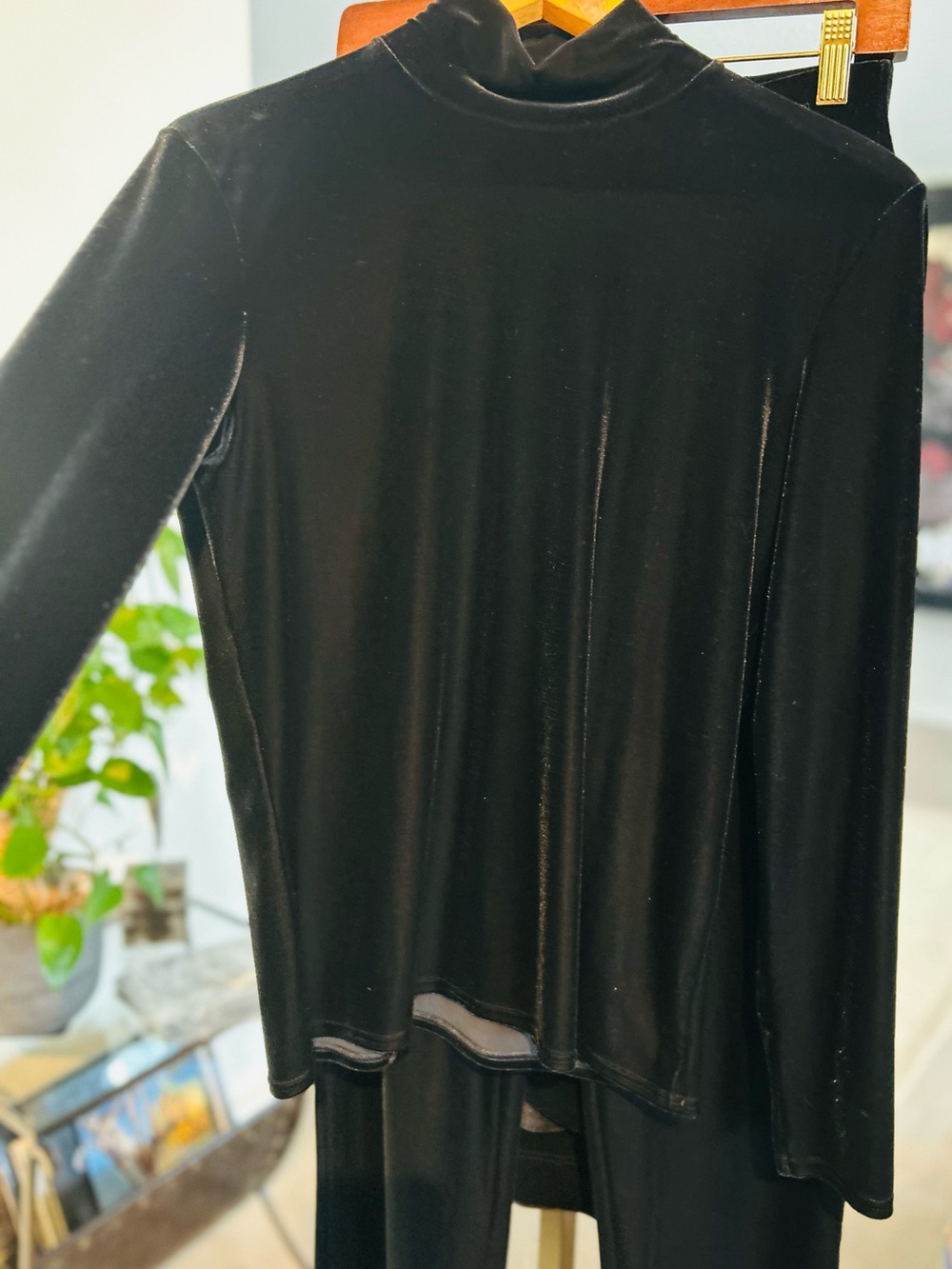 High quality velvet fluted pant and Black Velvet LS mock neck top. Great class